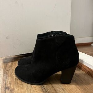 Old Navy Black Ankle Booties